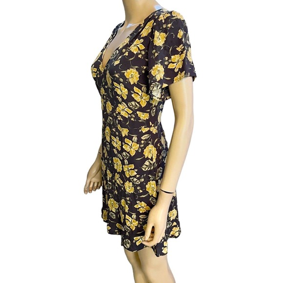 Abercrombie and Fitch Floral Mini Dress Short Sleeve - Picture 3 of 7